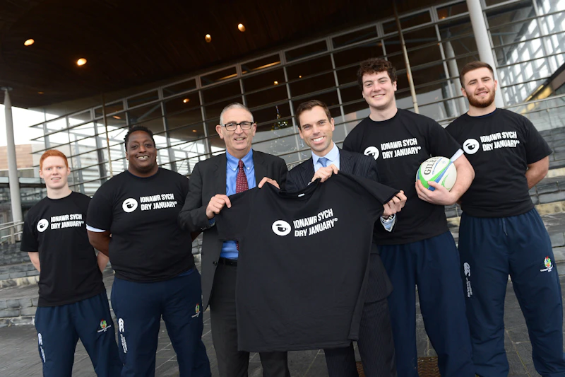 Ken Skates and students from Cardiff Medicals RFC
