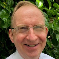 Yr Athro Kevin Bradley