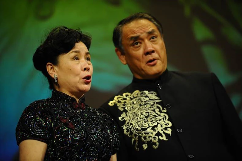 Man and woman singing