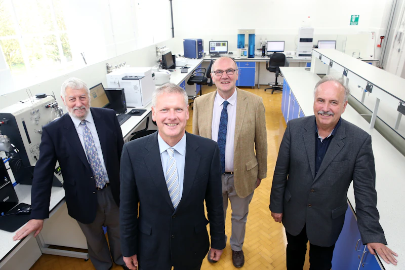 VC and Guests in Catalysis lab