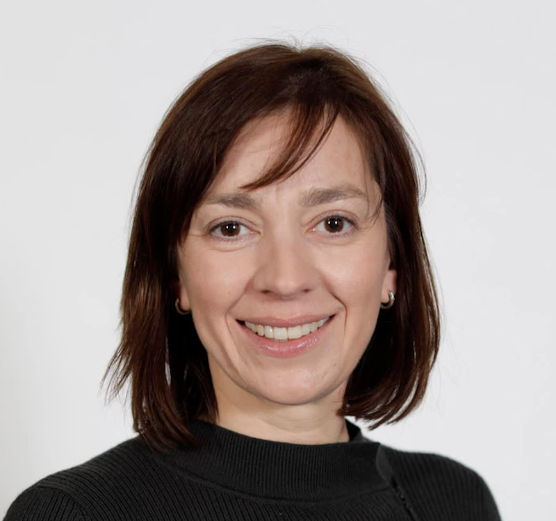 Dr Julie Wych