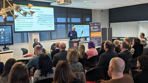 Derek Walker addressing the breakfast briefing audience