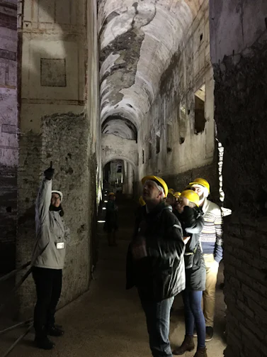 Students on a fieldtrip in Rome.