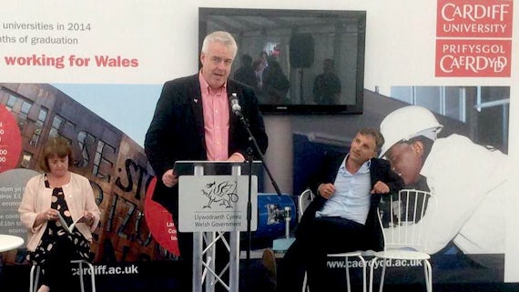 First minister, Carwyn Jones, launches Welsh for All scheme to help students learn Welsh