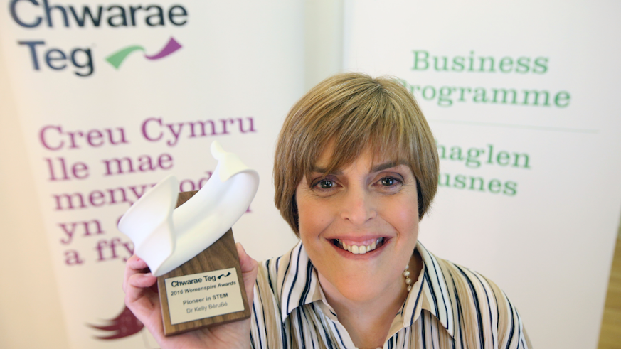 Dr Kelly Berube with her Womenspire Award