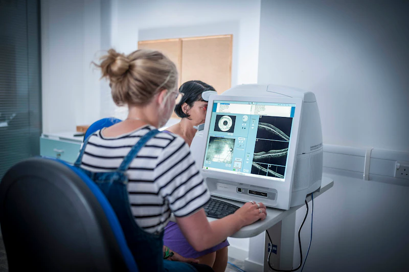This provides clinicians and our researchers with high quality 3-D images of the retina. The MRG has access to and uses a range of OCT systems, such as Angiography OCT, and other specialist techniques to investigate and study the structure of the macular, allowing them to monitor macular health and progress of disease.