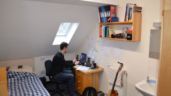 Cardiff University Computer Science Student Room Cardiff University Computer Science Student Room