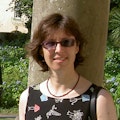 Dr Andrea Frank