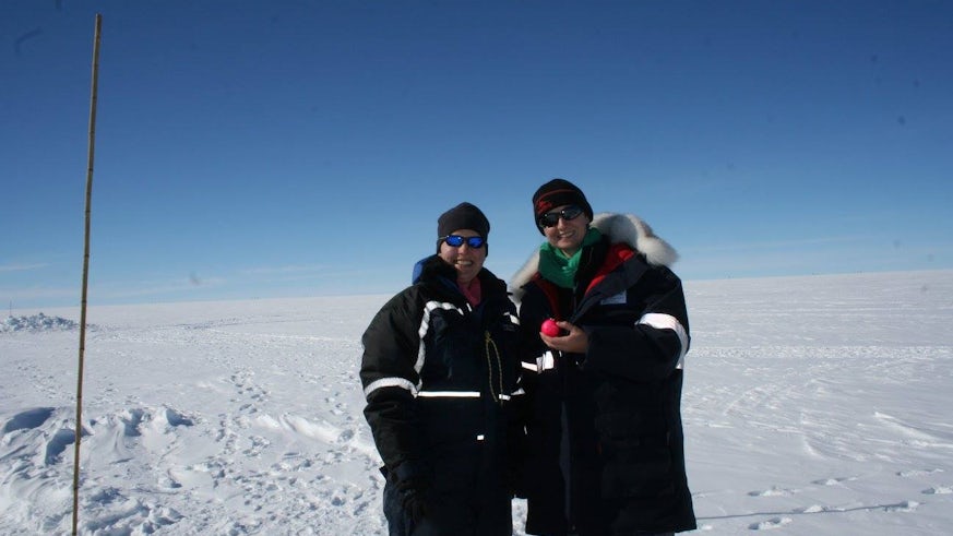 Dr Liz Bagshaw and Dr Nanna Karlsson (AWI) with sensor