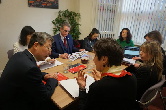 Minister Ma Hui and Cardiff Confucius Institute management team