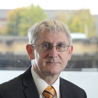 Yr Athro Christopher Fegan