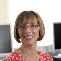 Dr Lisa Hurt