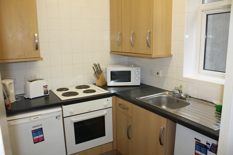 Kitchen in Student Houses/Flats Village 2 Bed Flat Miskin Street