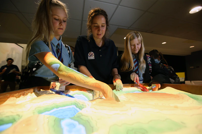 Students exploring the surface structure of Mars