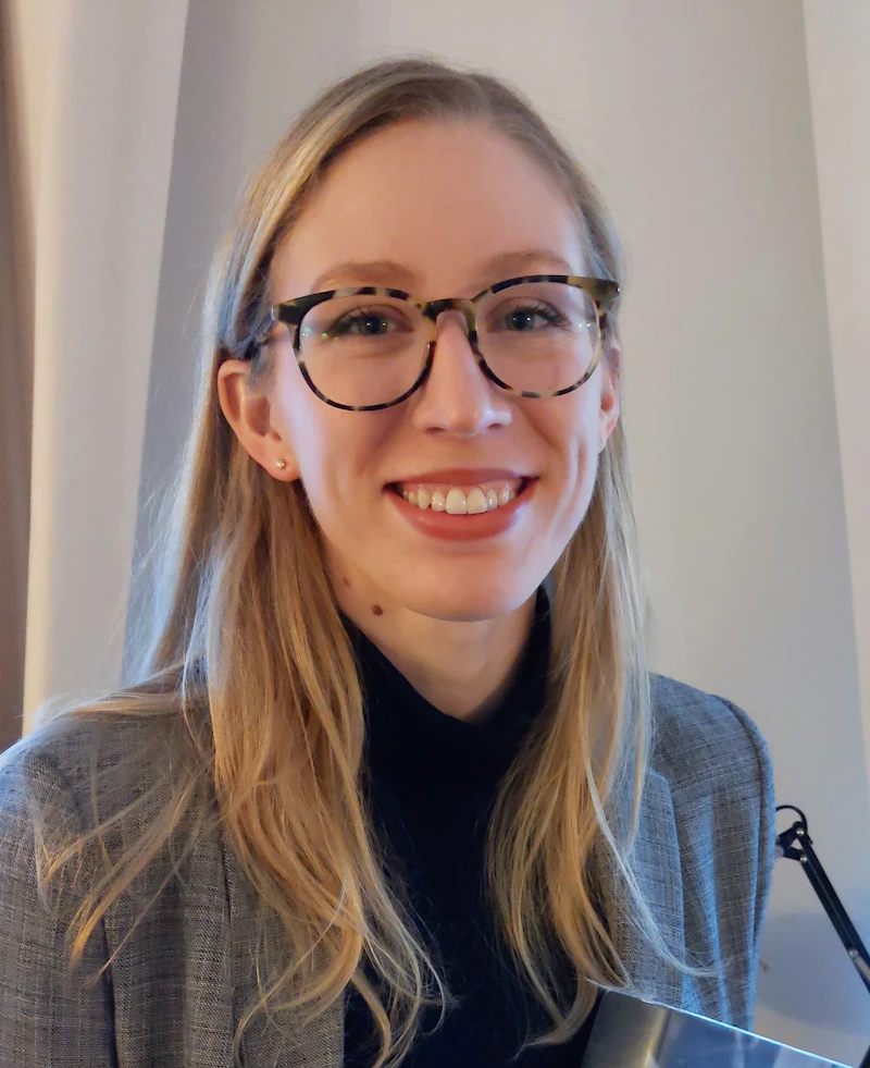 Dr Gabriela Minden