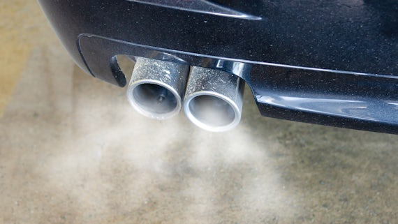 Car exhaust fumes/Mygdarth gwacáu car