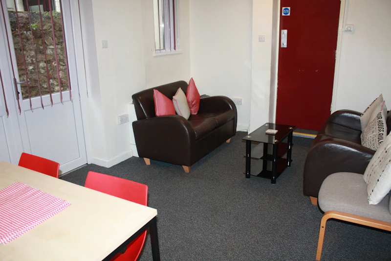 student 3 bed house cardiff Study University   Cardiff   Families
