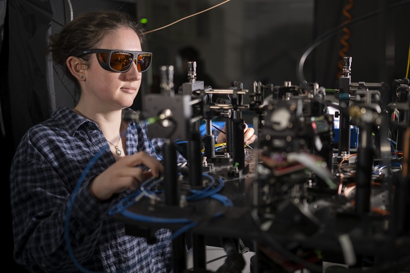 Cardiff University and IQE announce strategic partnership extension