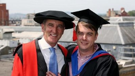 Kevin McCloud : wife, children, family, books, networth, wiki, bio