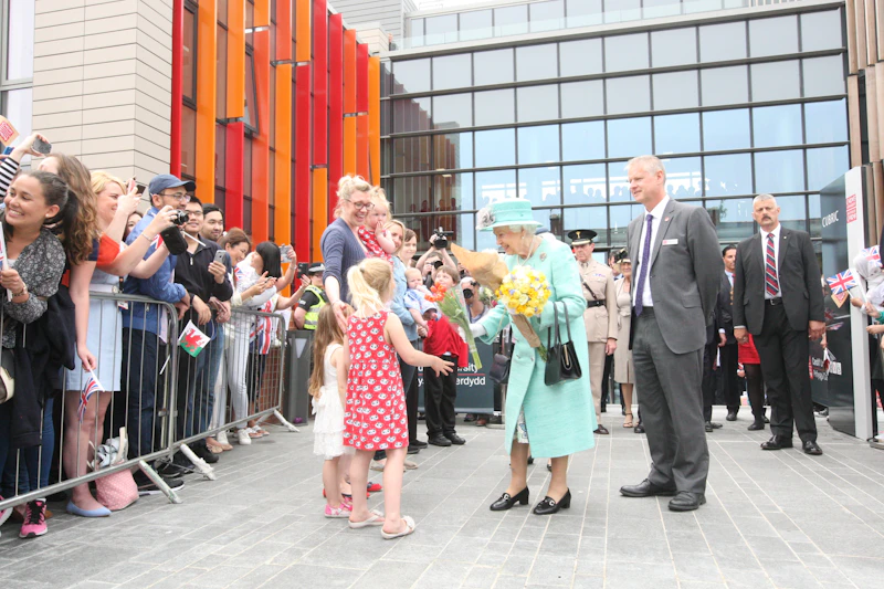 The Queen arrives at CUBRIC